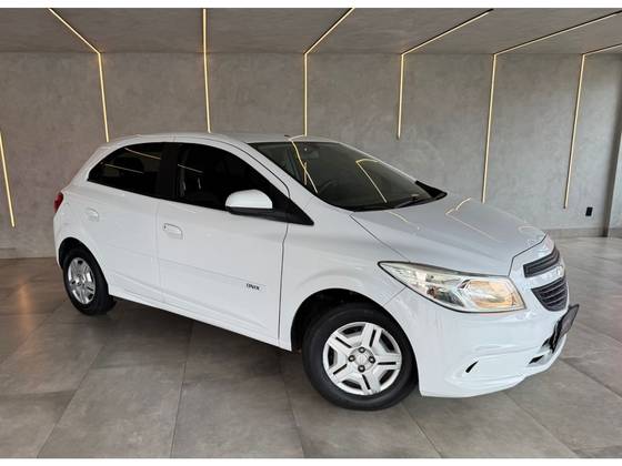 CHEVROLET ONIX 1.0 MPFI LS 8V FLEX 4P MANUAL CHEVROLET ONIX 1.0 MPFI LS 8V FLEX 4P MANUAL